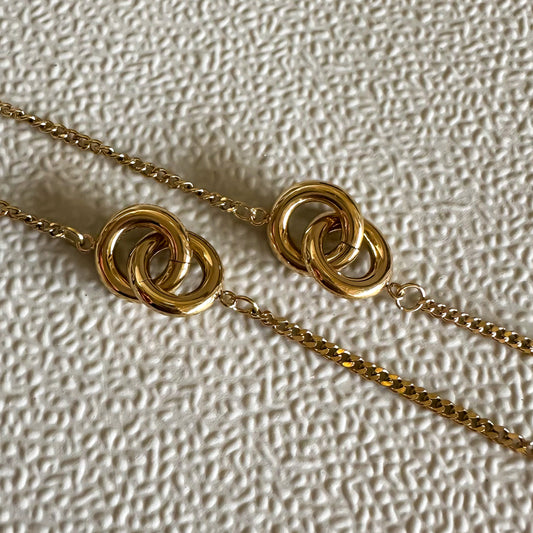 Loop Necklace